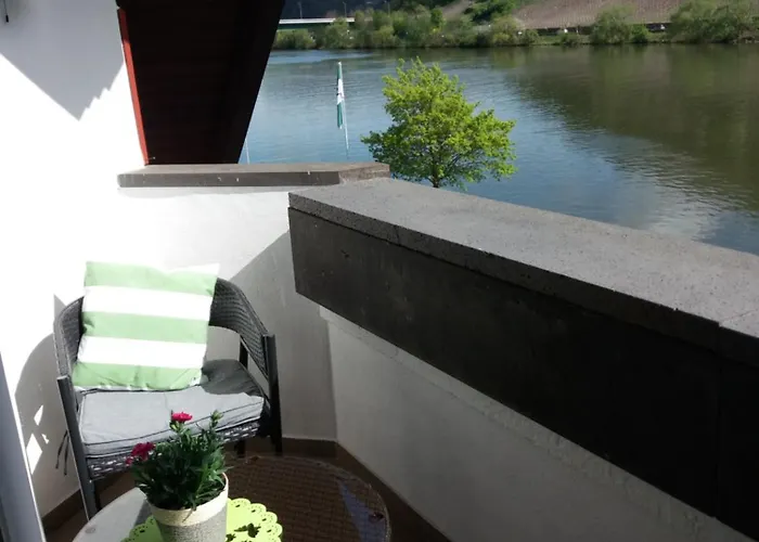 Altes Fachwerkhaus Mutter Mosel * Löf